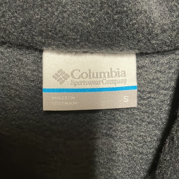Columbia women black fleece vest. Small - Picture 2 of 4